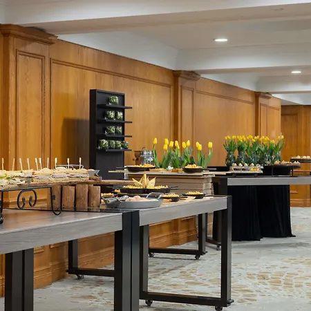 The Novotel Toronto Centre-2